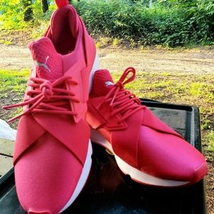 Muse Satin EP Pearl Women's Sneakers

 Sz 10